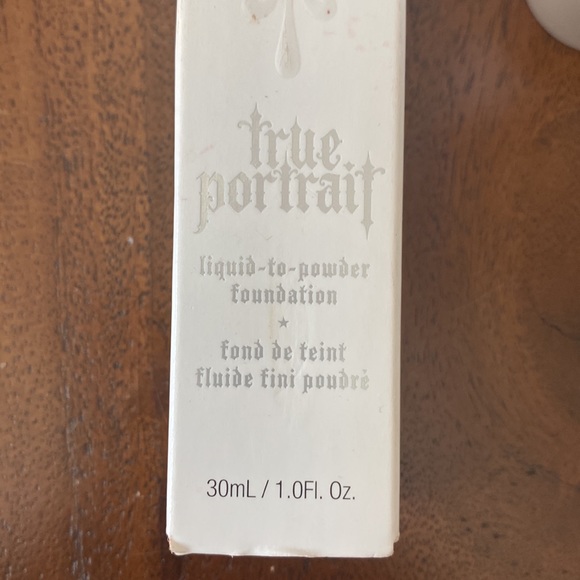 NIB KVD True portrait foundation - Picture 3 of 6